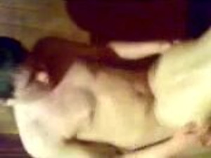 Казах из Караганды поебывает раком в сауне прошмандовку